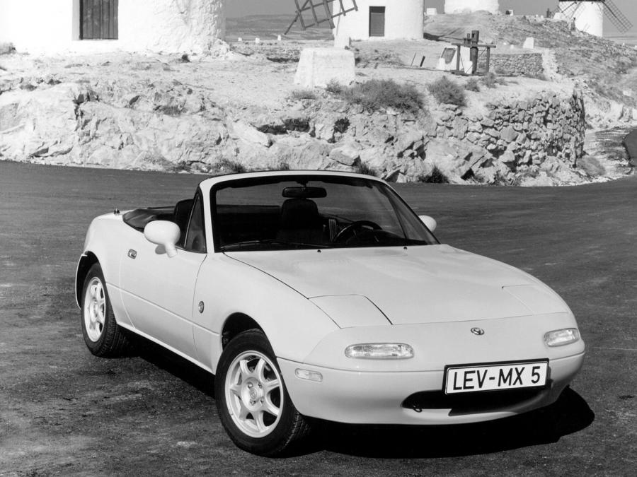  Mazda MX-5 (NA) 1989 года  (фото 13 из 30)